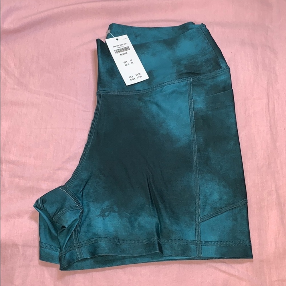 Activewear High-rise shorts - Picture 2 of 5